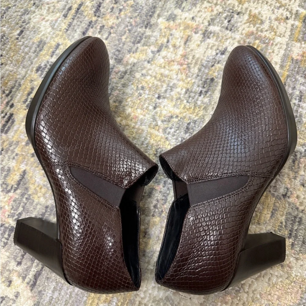 Ecco Ankle Boots Womens Brown Leather Snake Print Heeled Size 8.5 Minimalist - Picture 9 of 11
